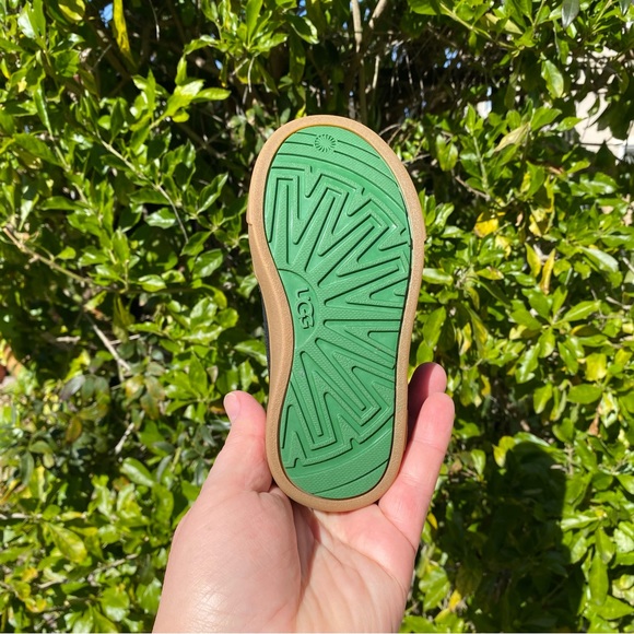 NWOB UGG Rennon II Kids - Picture 4 of 11